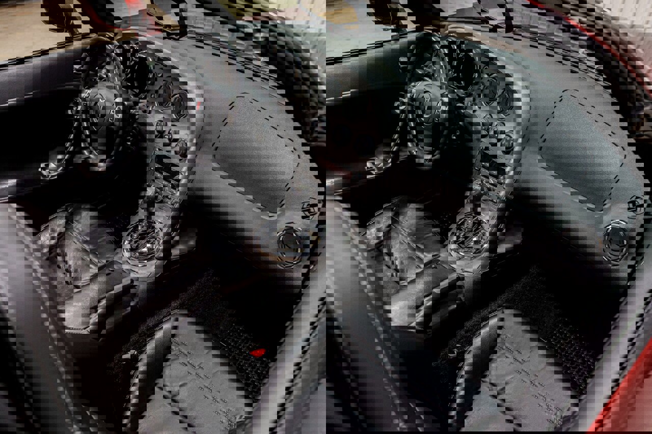 Used 2009 Pontiac Solstice Coupe w/ Premium Package image 15