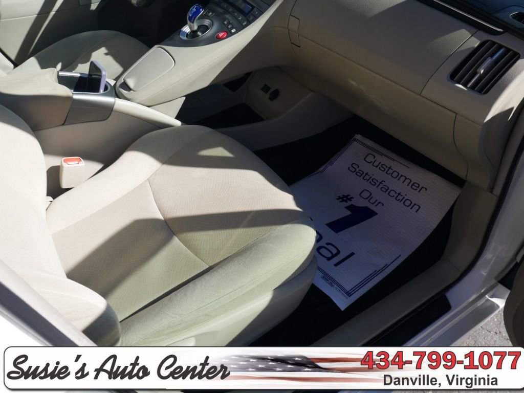 Used 2014 Toyota Prius Two FWD image 7