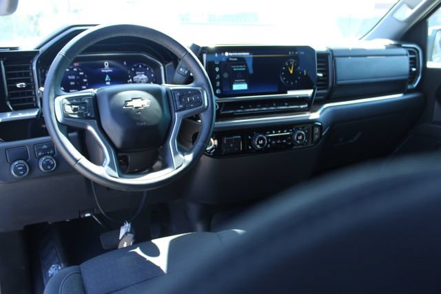 Used 2025 Chevrolet Silverado 1500 LT RWD image 22