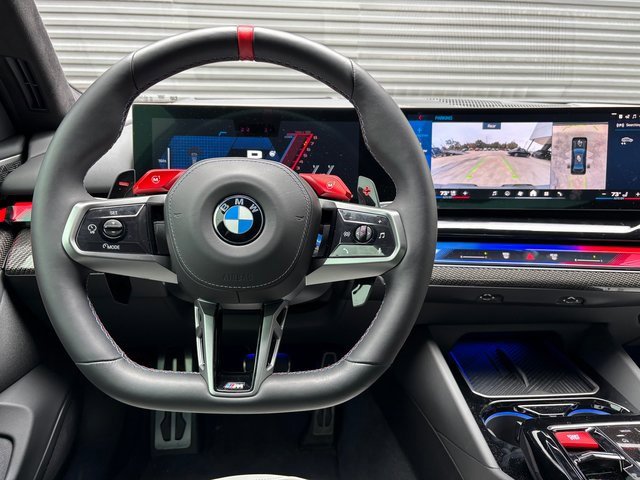 Used 2025 BMW M5 w/ Executive Package image 14