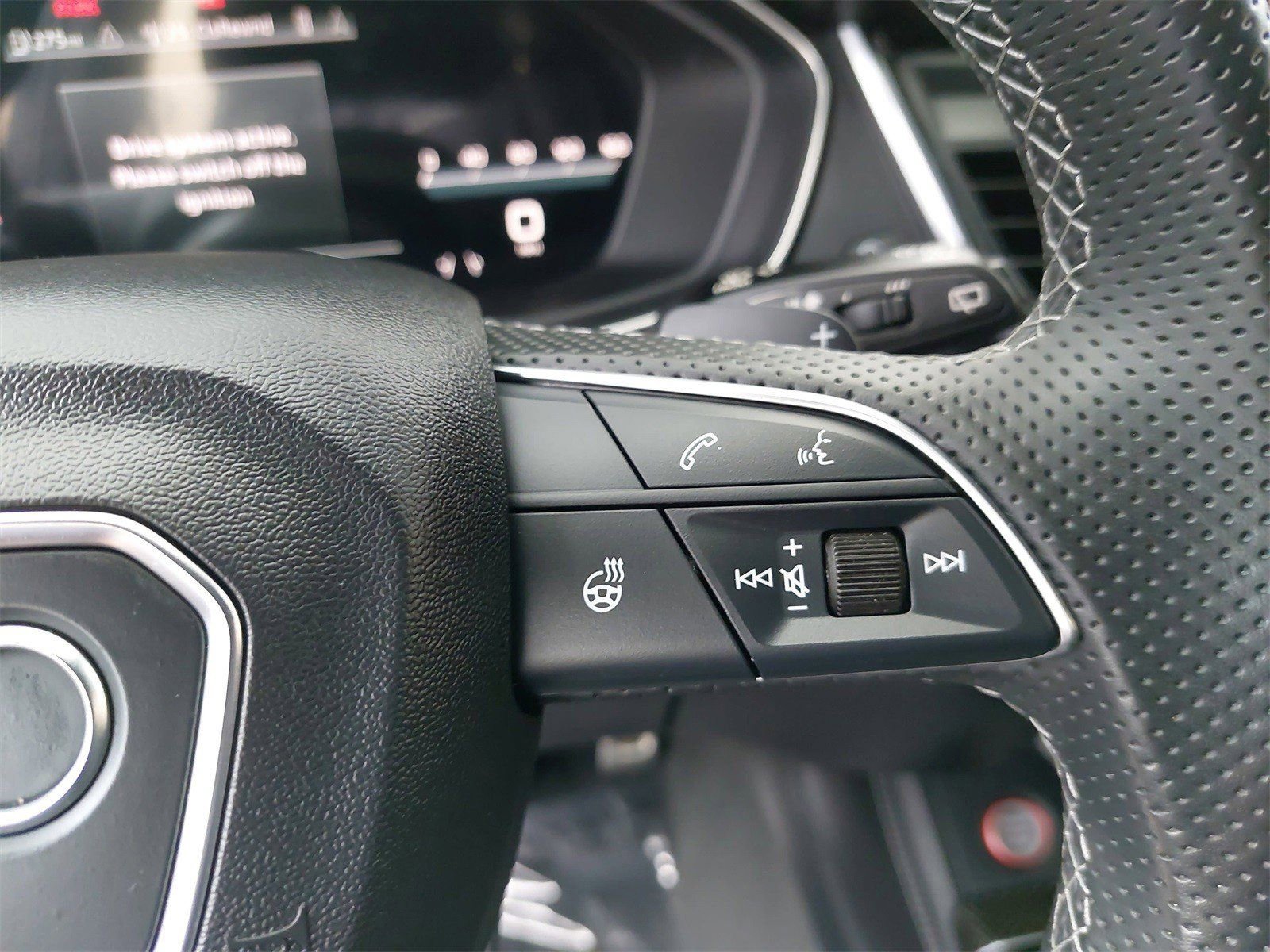 Used 2023 Audi SQ5 Prestige w/ Prestige Package image 20