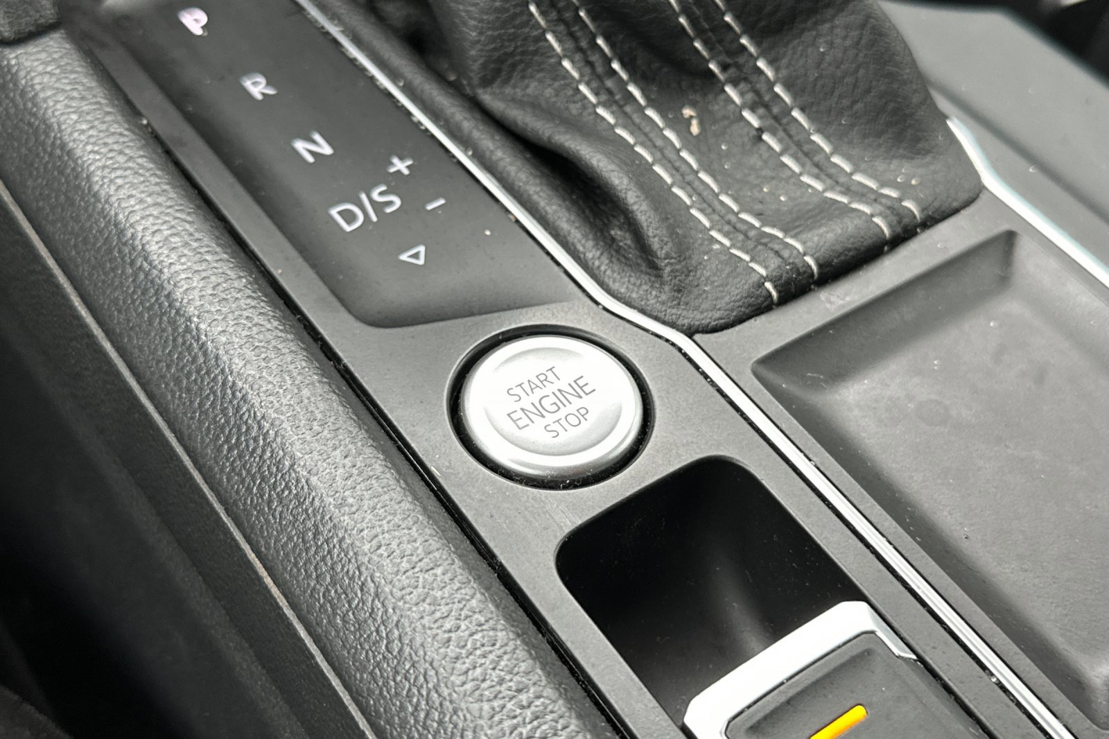 Used 2023 Volkswagen Atlas SE image 23