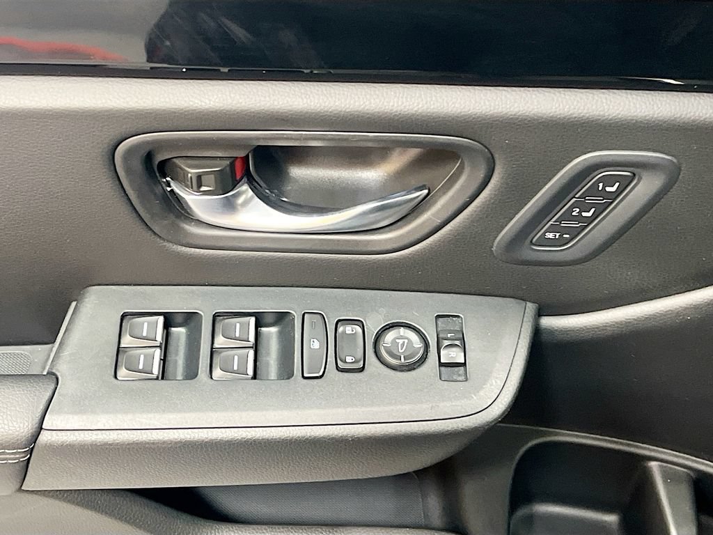 Used 2024 Honda Pilot Touring image 18