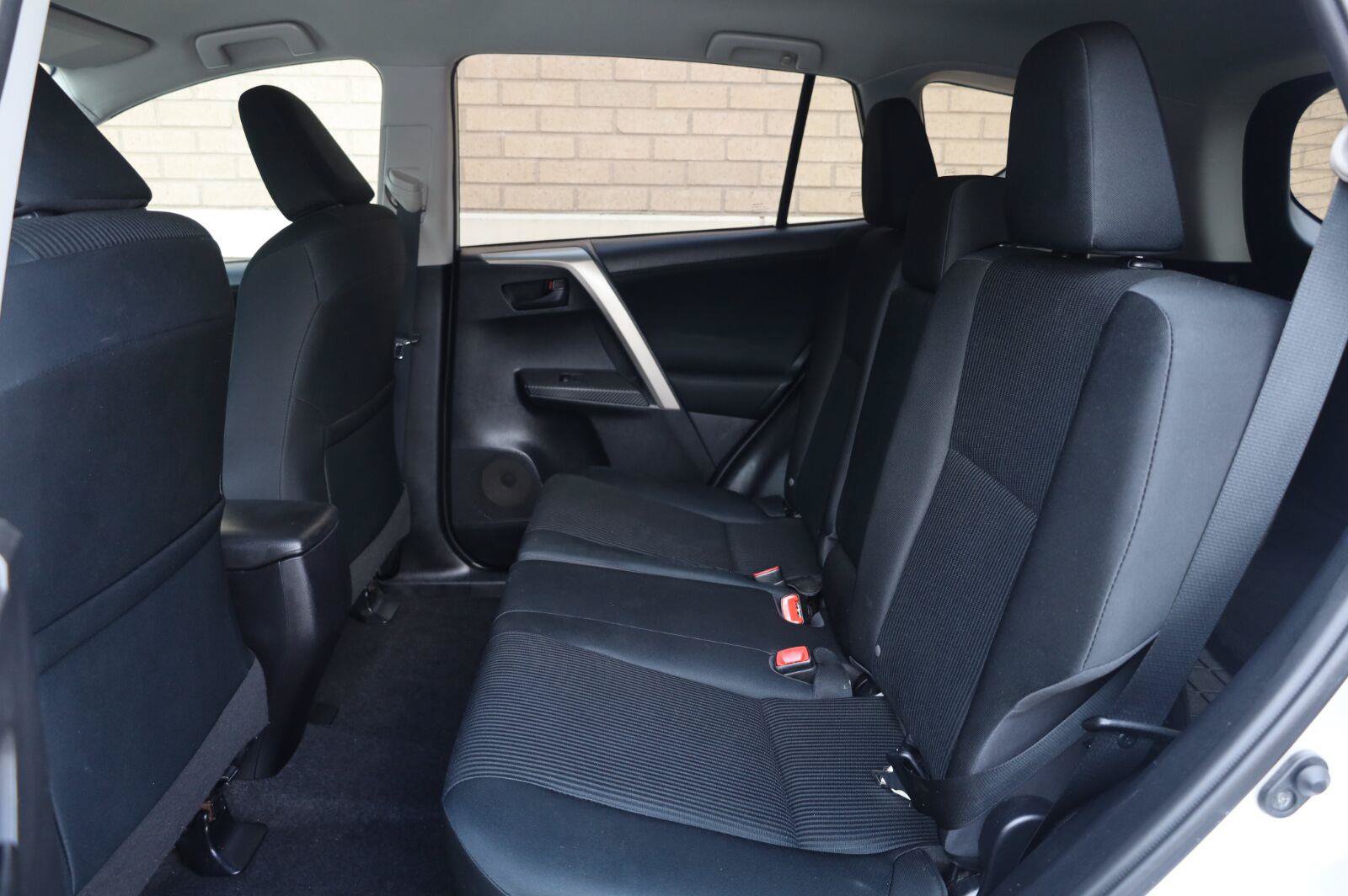 Used 2015 Toyota RAV4 LE FWD image 20