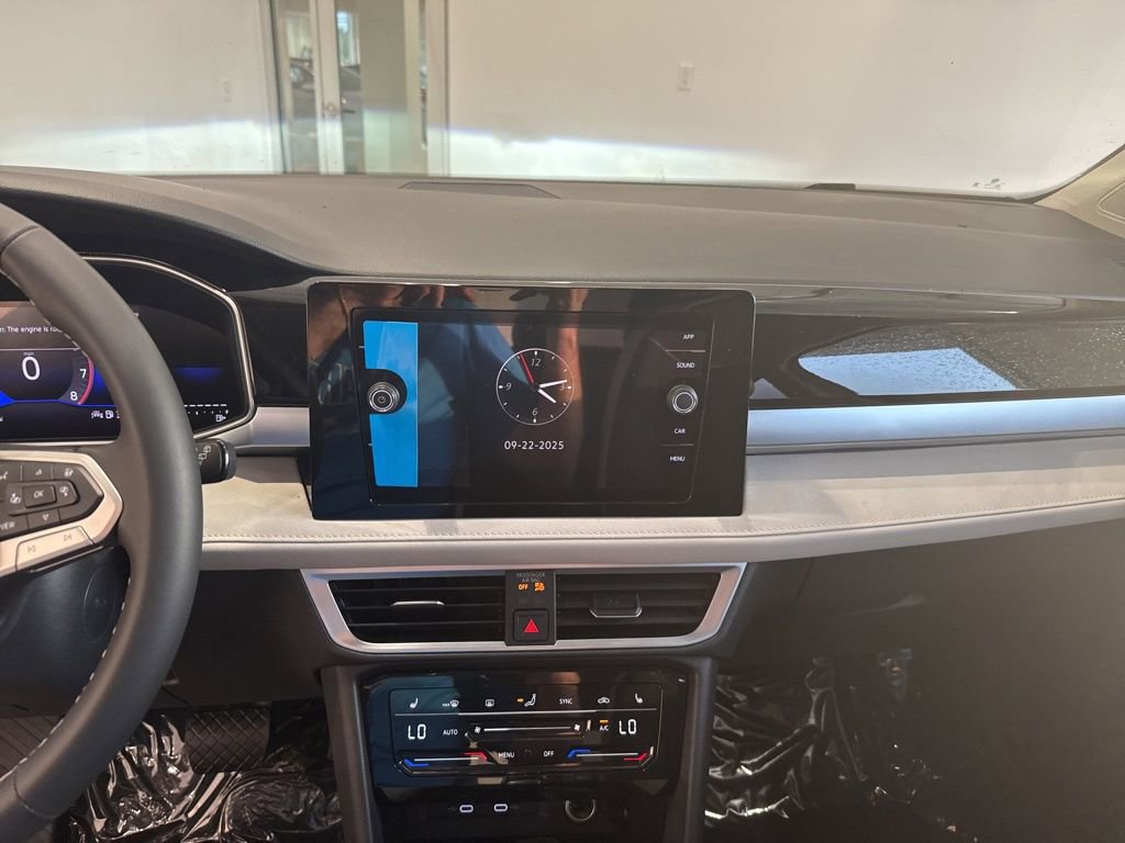 New 2025 Volkswagen Taos SE image 22