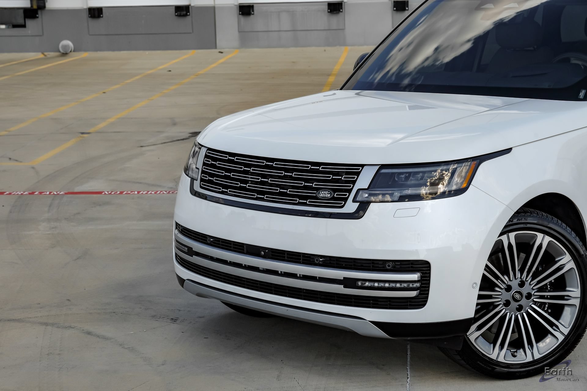 Used 2025 Land Rover Range Rover Autobiography AWD/4WD image 23