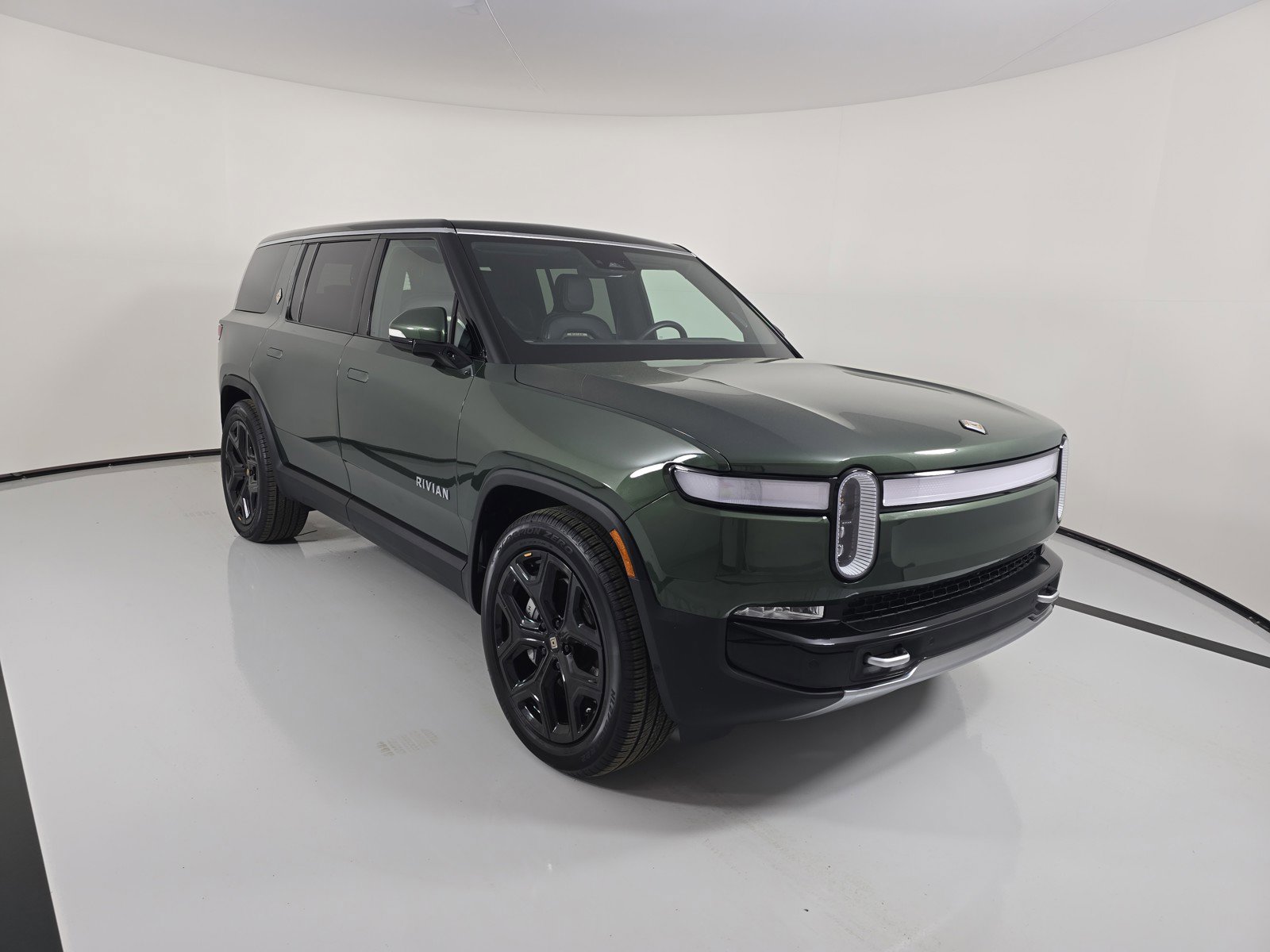 Used 2024 Rivian R1S Adventure AWD/4WD image 7