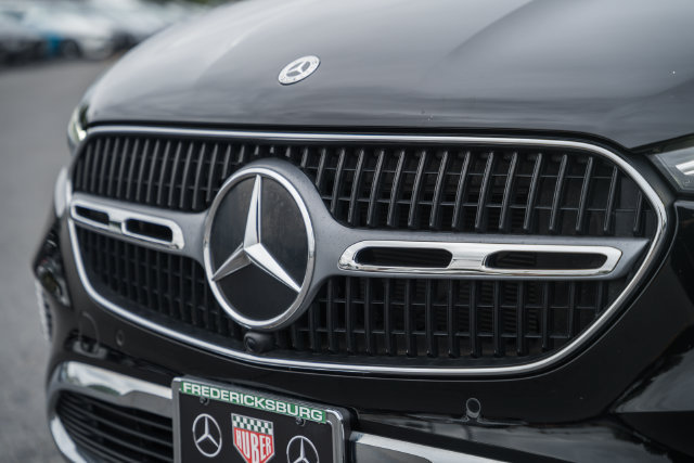 Used 2023 Mercedes-Benz GLC 300 4MATIC image 12