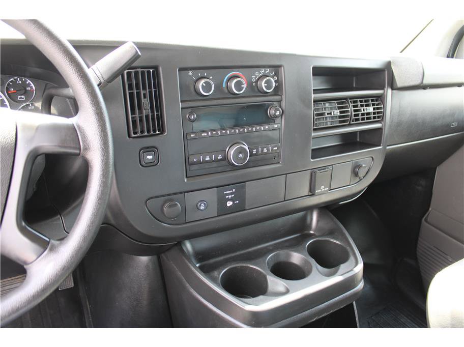 Used 2015 Chevrolet Express 3500 RWD image 16