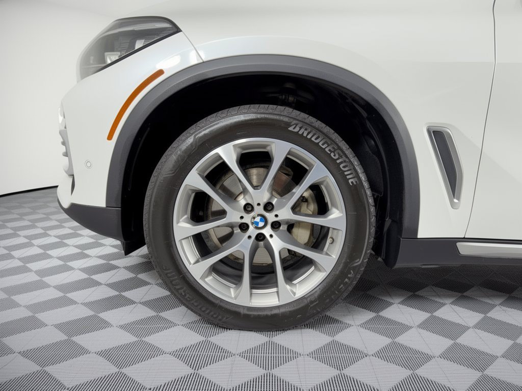 Used 2022 BMW X5 xDrive40i w/ Luxury Seating Package AWD/4WD image 13