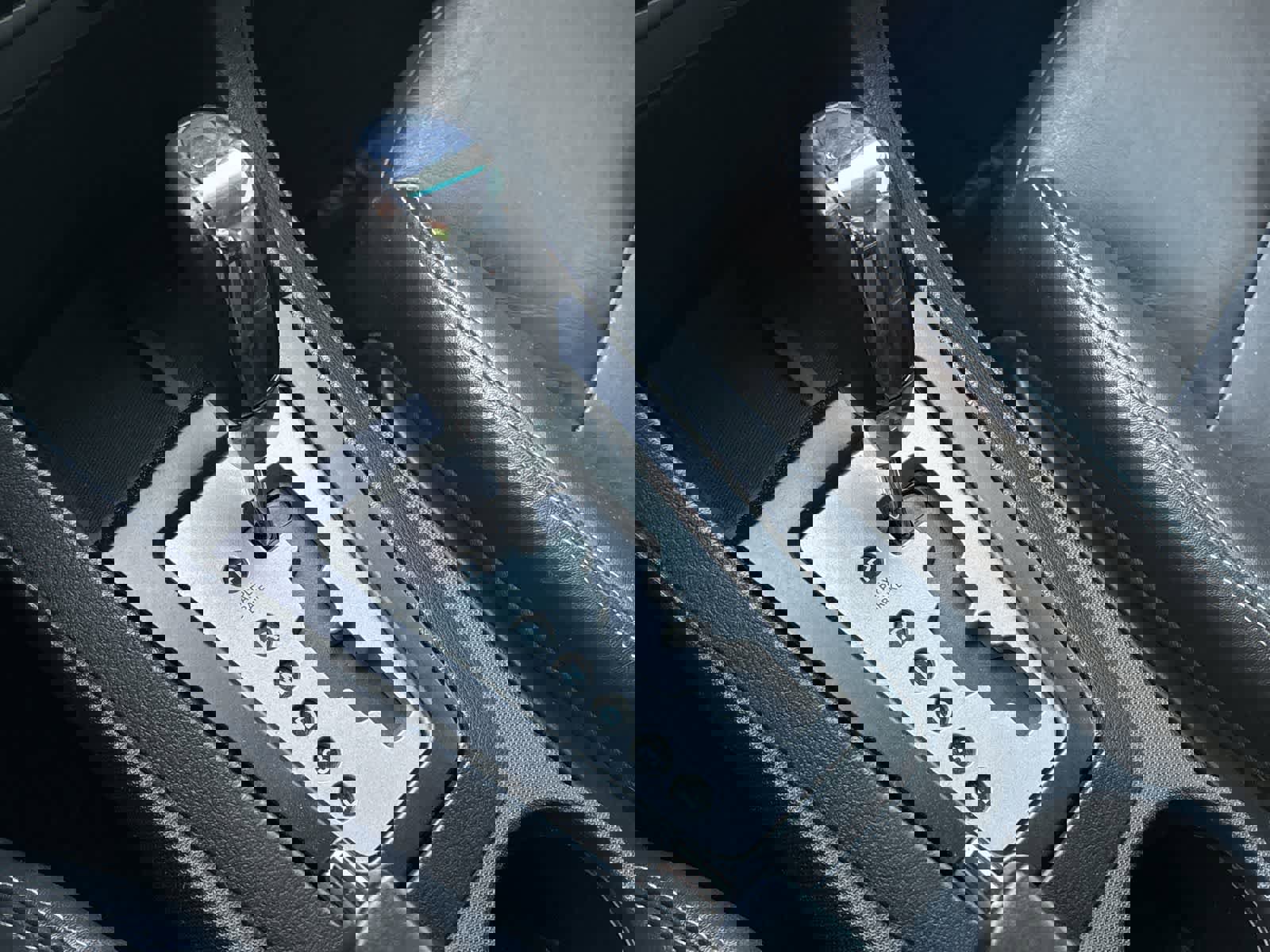 Used 2010 Dodge Avenger R/T image 21