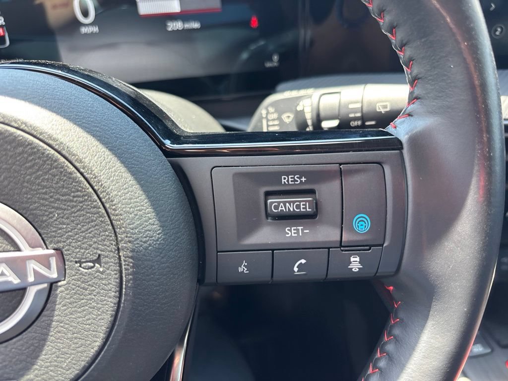 Used 2025 Nissan Kicks SR AWD/4WD image 19