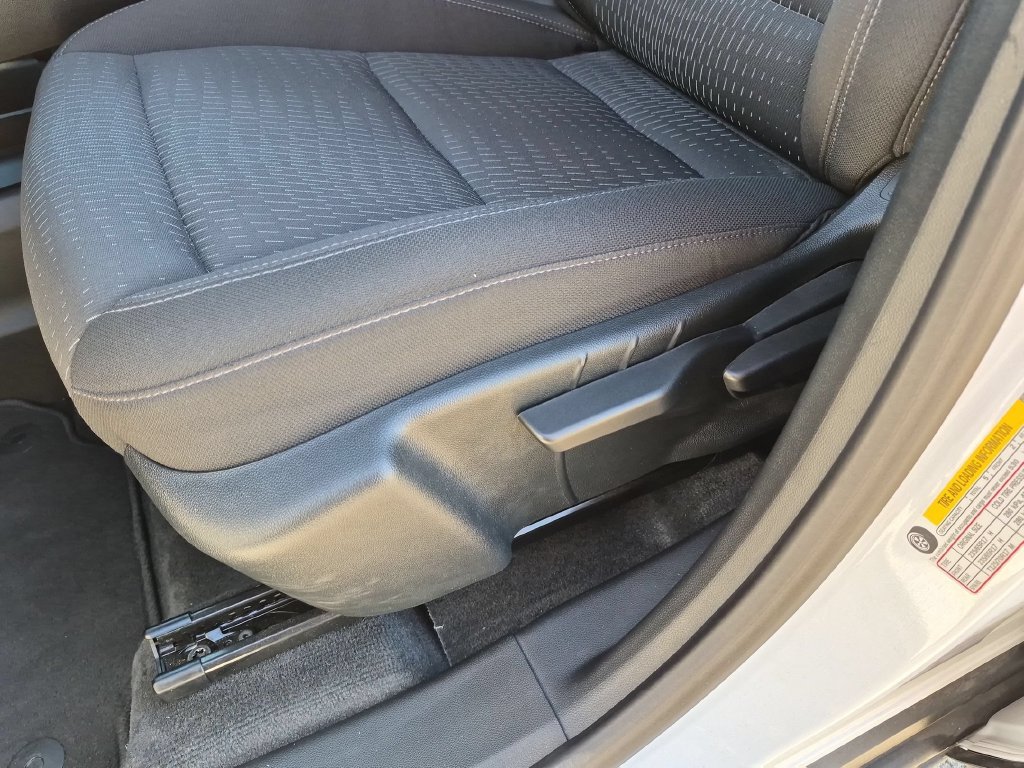 Used 2026 Chevrolet Equinox LT FWD image 14