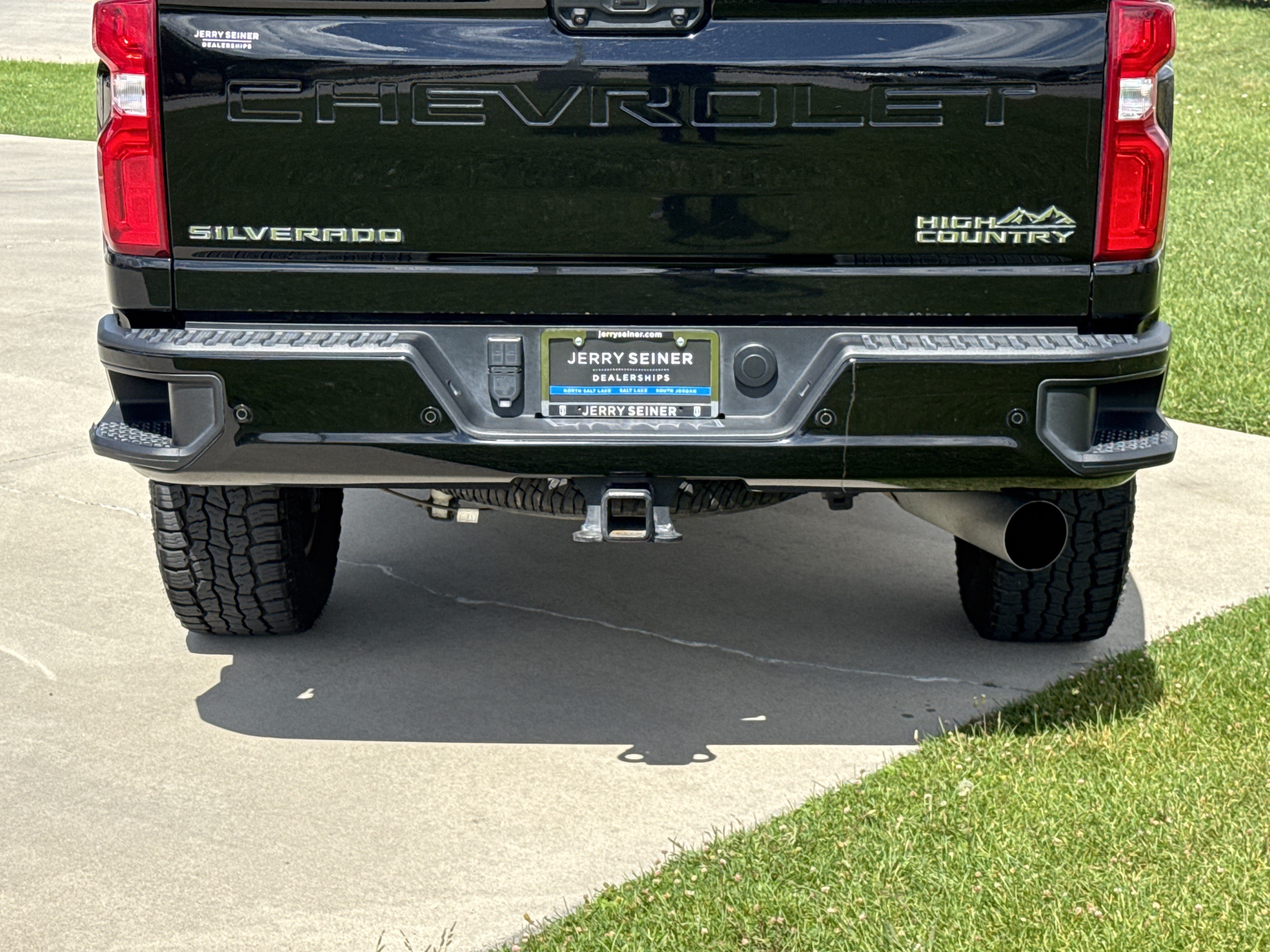 Certified 2022 Chevrolet Silverado 3500 High Country w/ Z71 Off-Road Package AWD/4WD image 13