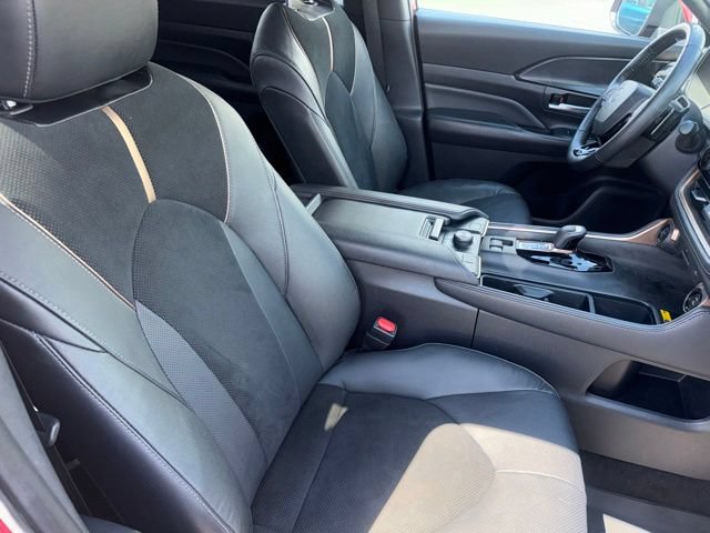Used 2024 Toyota Grand Highlander AWD Hybrid image 14