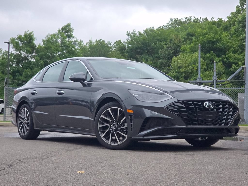 Used 2023 Hyundai Sonata Limited FWD image 2