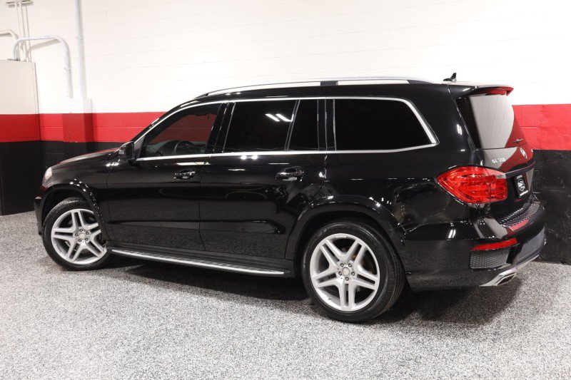Used 2015 Mercedes-Benz GL 550 4MATIC image 25