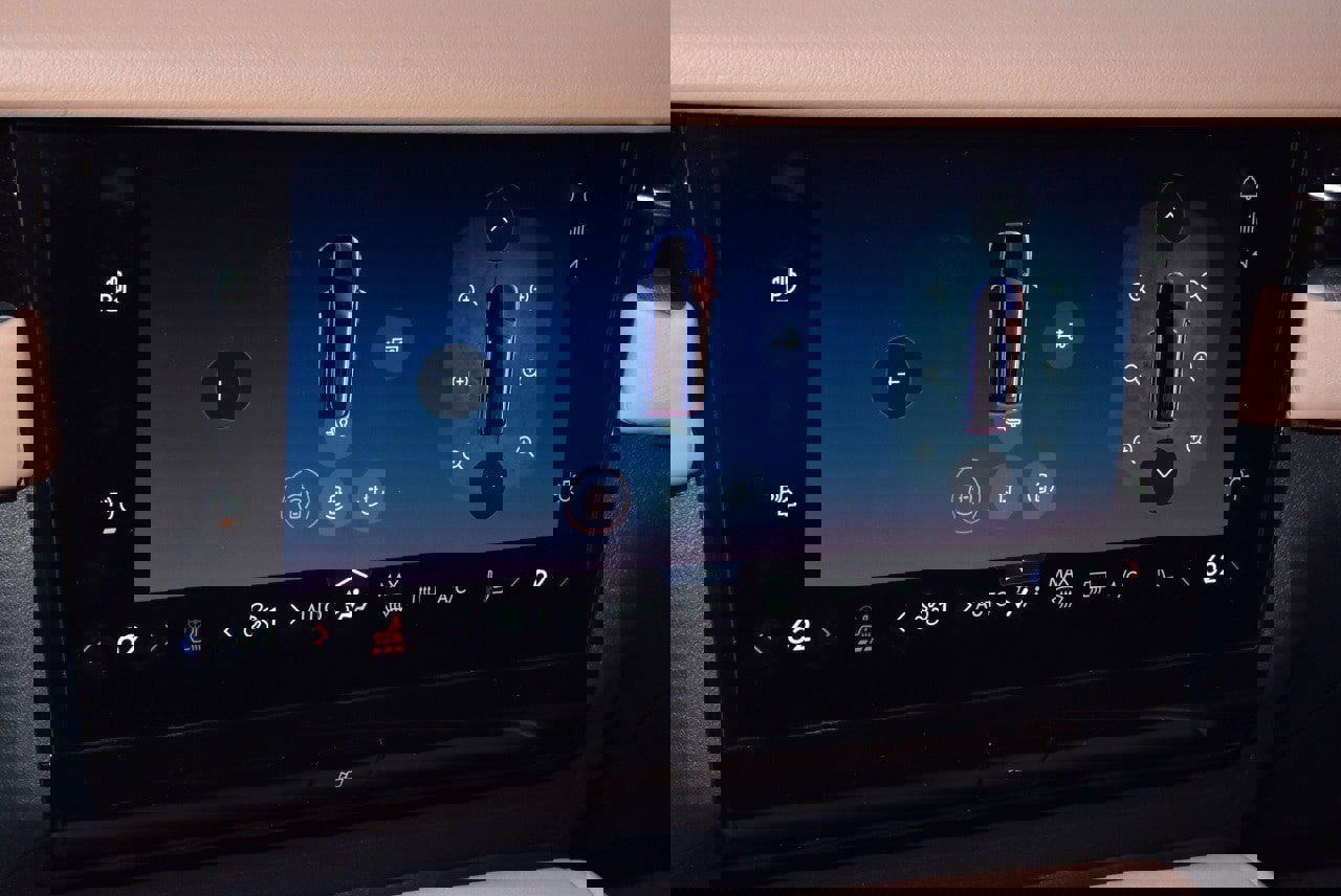 Certified 2025 Lincoln Navigator Black Label image 32