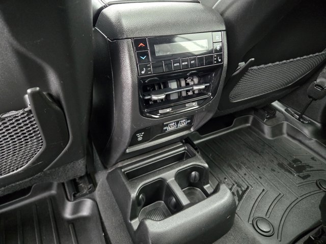 Used 2022 Jeep Grand Cherokee L Limited w/ Black Appearance Package image 31