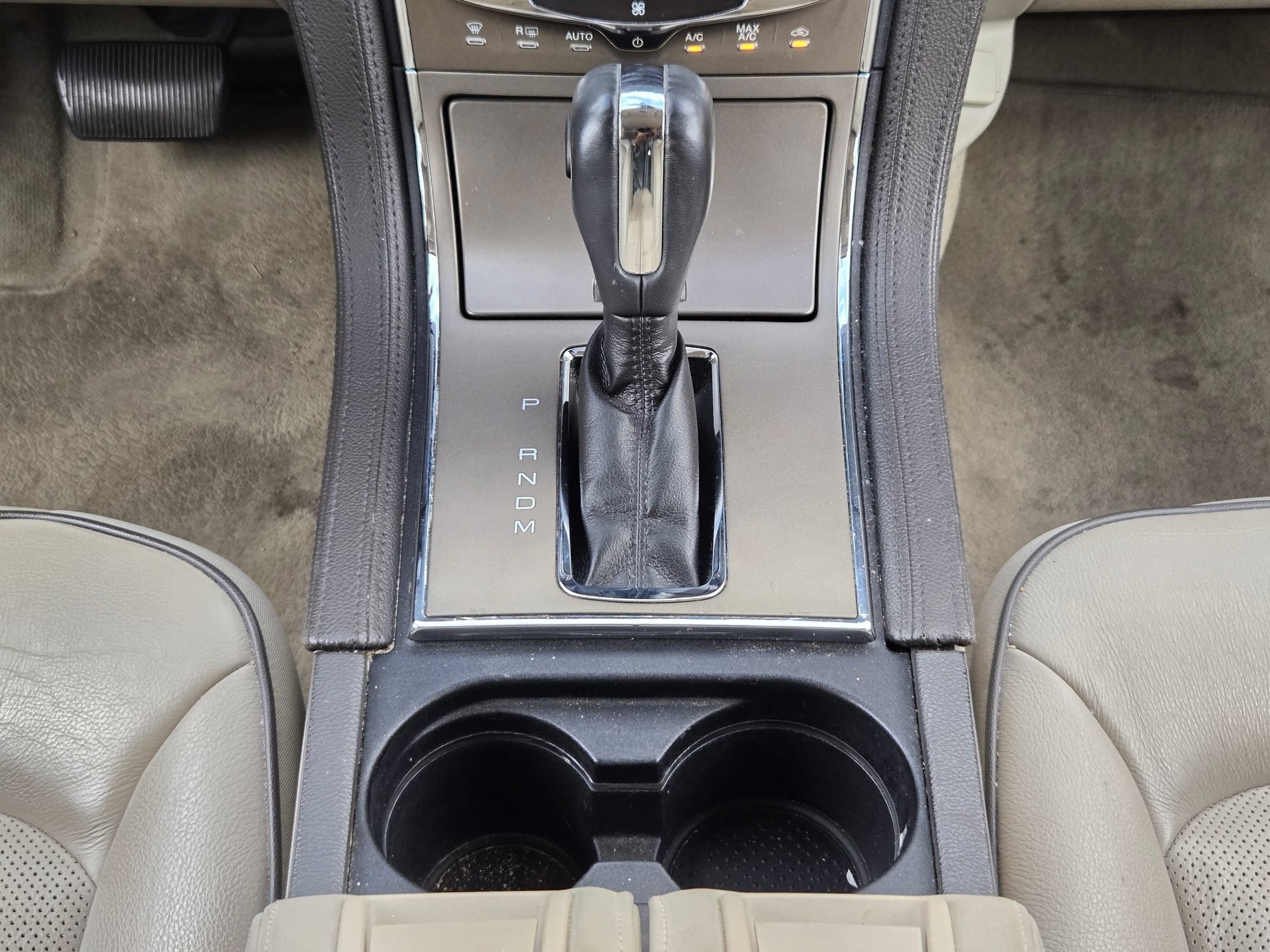 Used 2012 Lincoln MKX FWD image 19