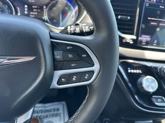 Used 2025 Chrysler Pacifica Select FWD image 22