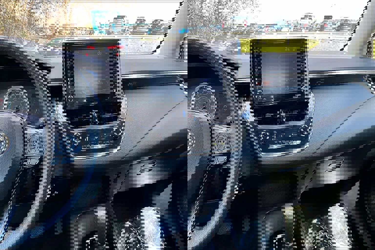 Used 2022 Toyota Corolla LE image 7