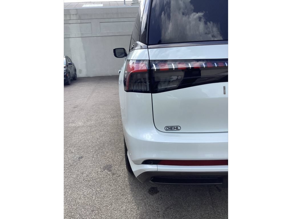 Used 2025 INFINITI QX80 Autograph AWD/4WD image 32