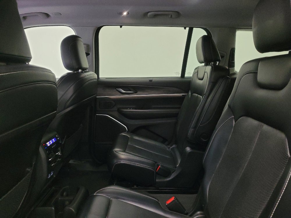 Used 2021 Jeep Grand Cherokee L Limited w/ Luxury Tech Group II image 18