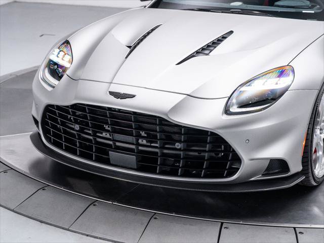 Used 2025 Aston Martin Vanquish RWD image 39