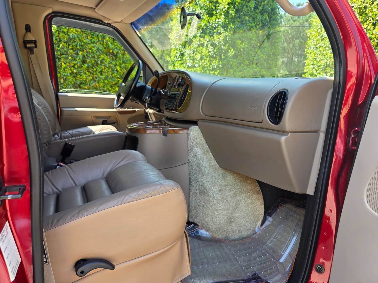 Used 2002 Ford E-150 and Econoline 150 image 30