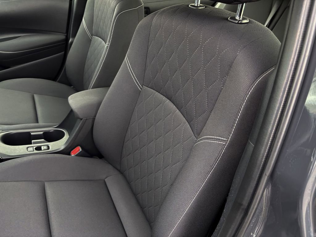 Used 2023 Toyota Corolla LE w/ Carpet Mat Package (TMS) image 17