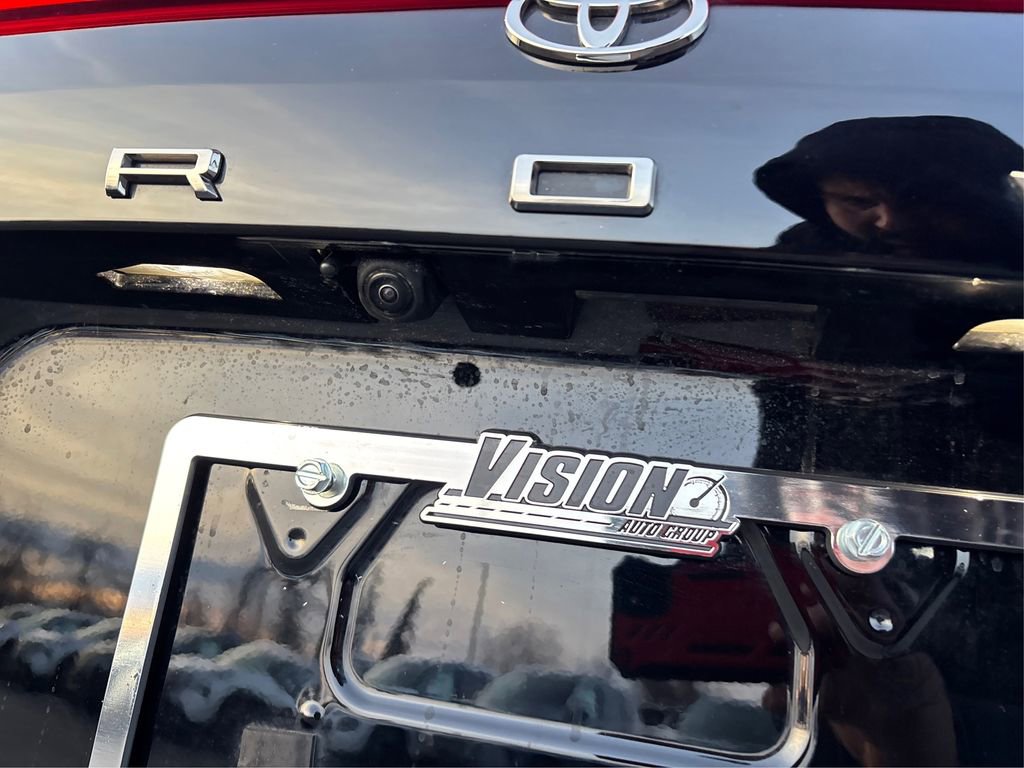 Used 2025 Toyota Crown Signia w/ Advanced Technology Package image 18