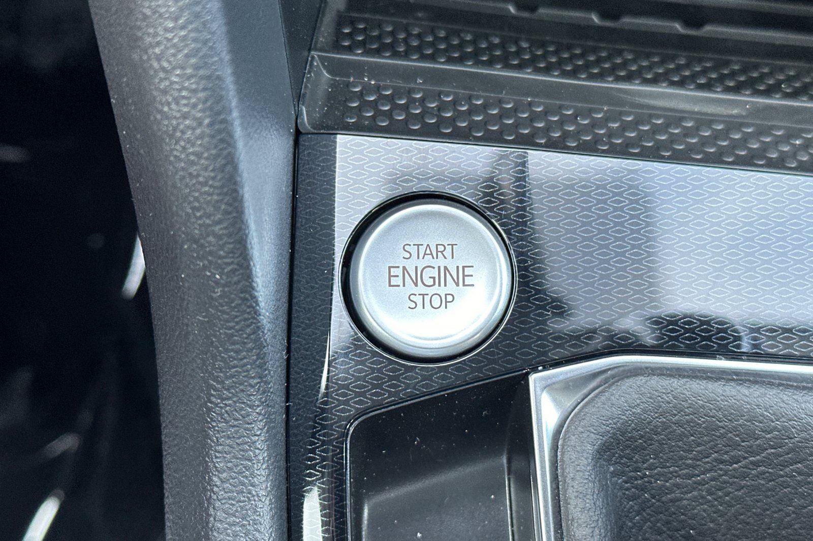 New 2026 Volkswagen Taos SE AWD/4WD image 21