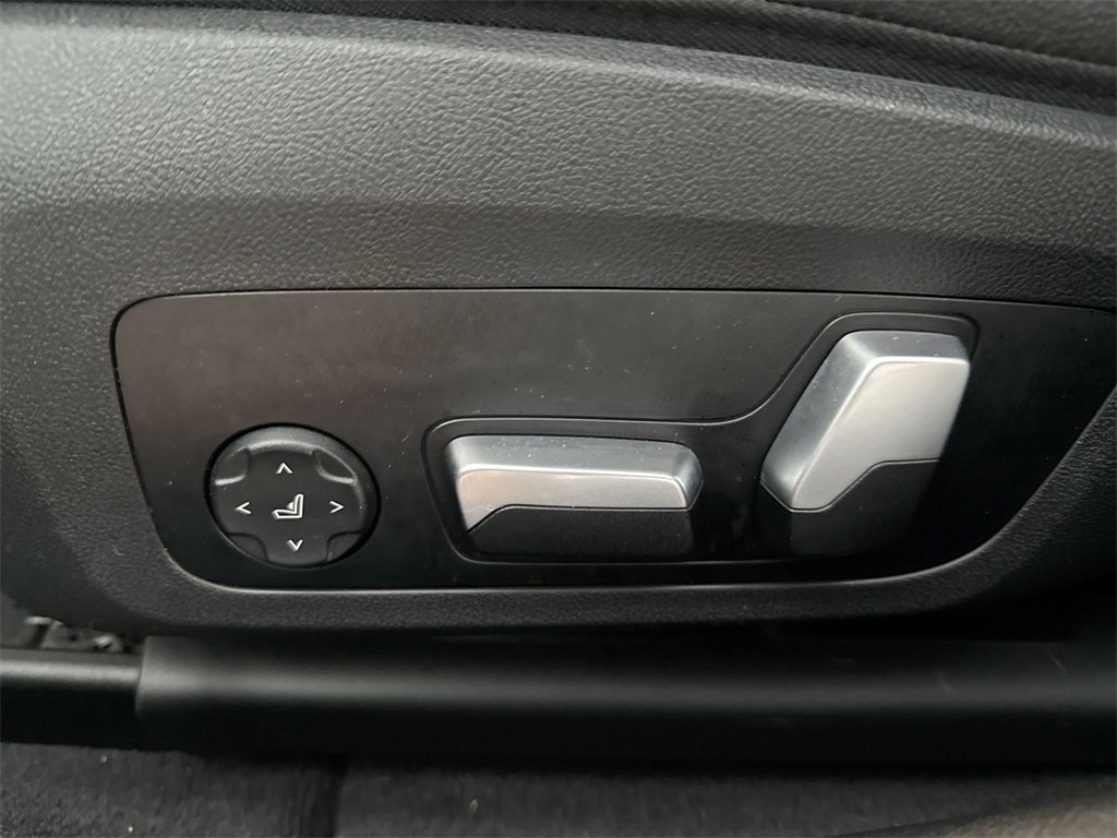 Used 2023 BMW i4 eDrive35 w/ Premium Package image 14