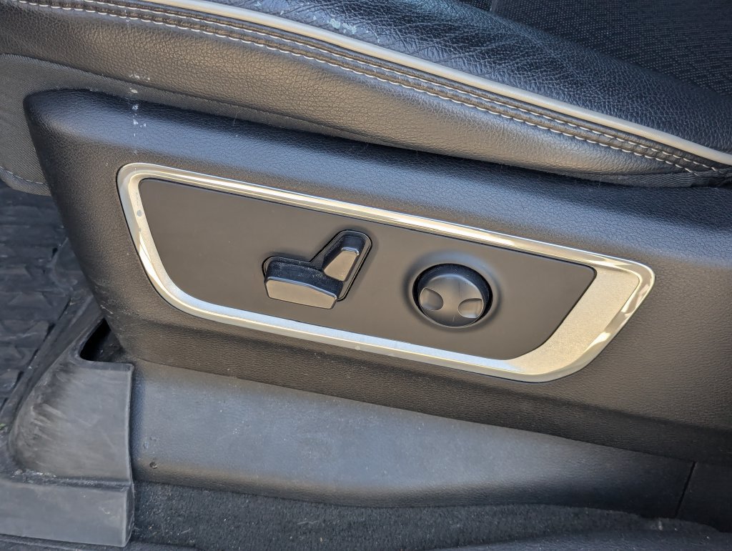 Used 2023 RAM 1500 Laramie AWD/4WD image 27