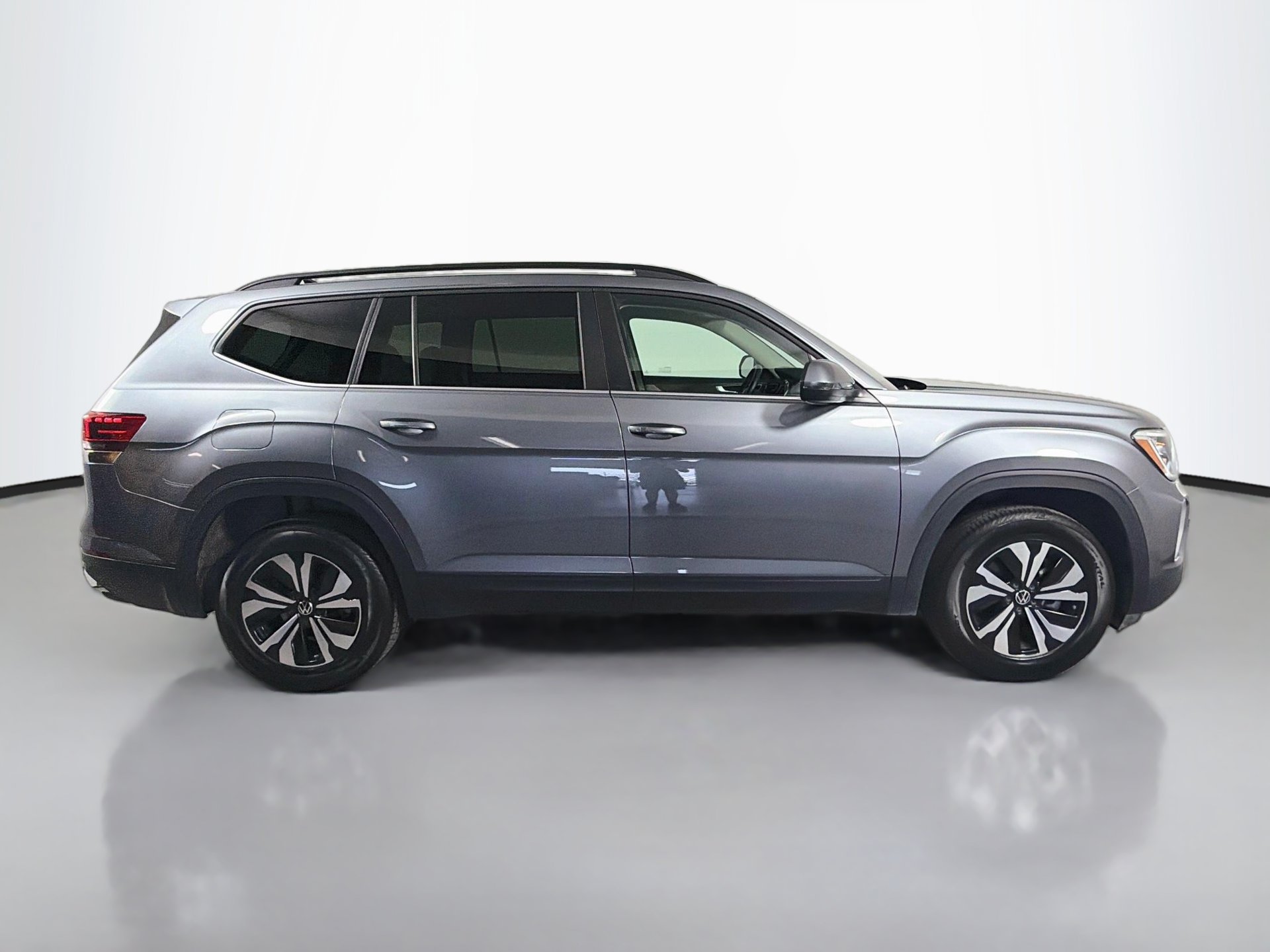 Certified 2024 Volkswagen Atlas SE FWD image 4