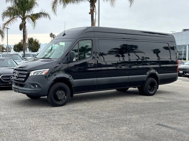 Used 2024 Mercedes-Benz Sprinter 3500 image 9