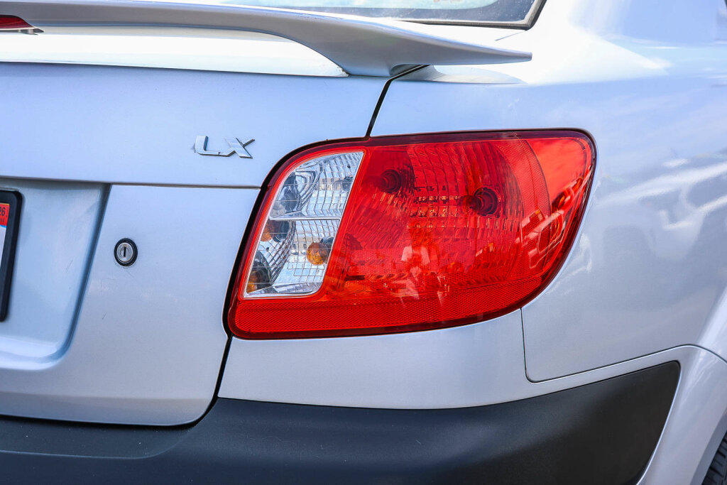 Used 2009 Kia Rio LX FWD image 19