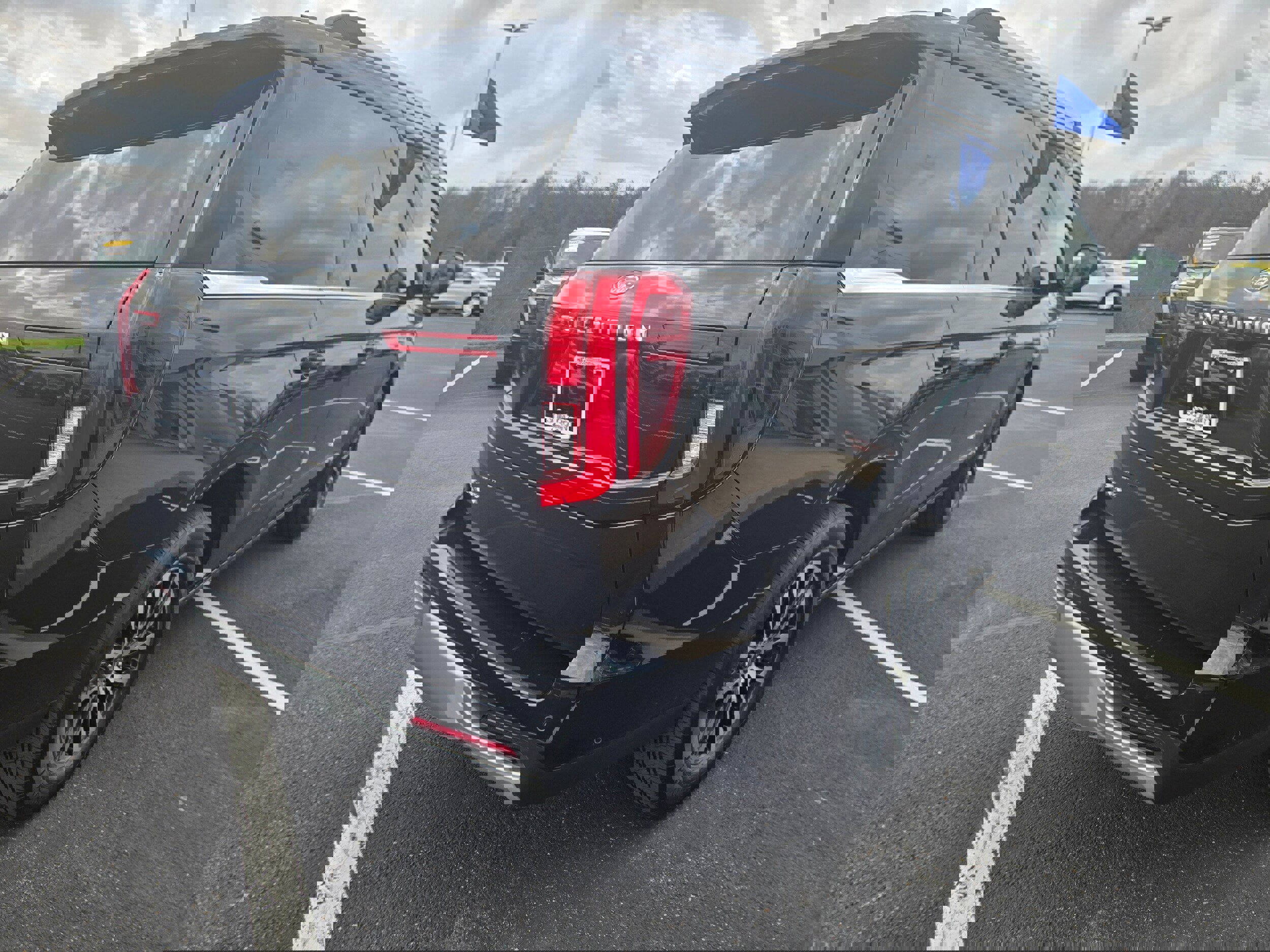 Certified 2025 Ford Expedition Platinum image 5