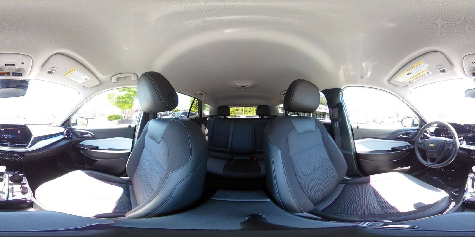 Used 2025 Chevrolet Trax LT FWD image 43