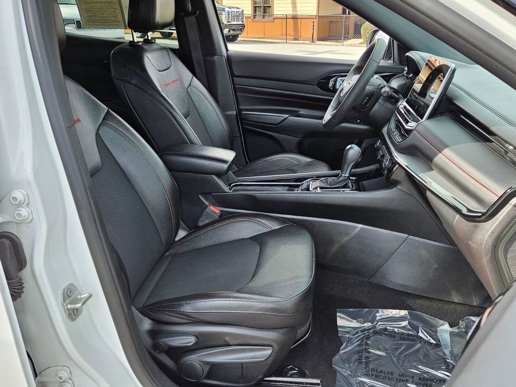 Used 2024 Jeep Compass Trailhawk image 15