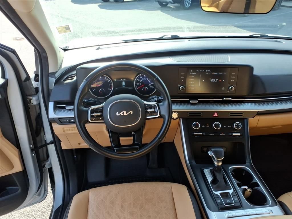 Used 2022 Kia Carnival LX image 14