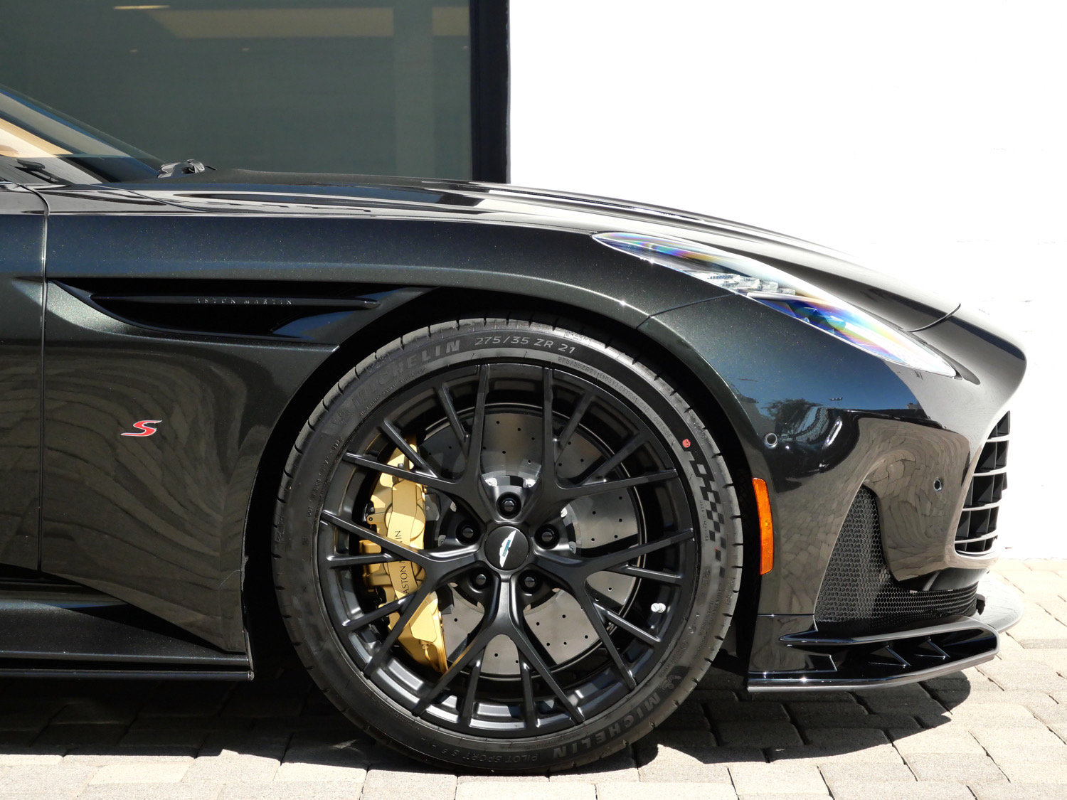 New 2026 Aston Martin DB12 Coupe RWD image 4