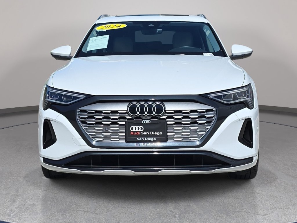 Used 2024 Audi Q8 e-tron Premium Plus w/ Premium Plus Package AWD/4WD image 3