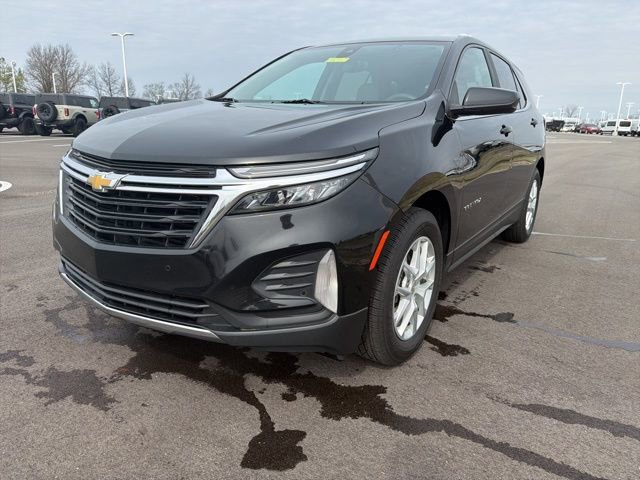 Used 2023 Chevrolet Equinox LT w/ LPO, Floor Liner Package image 2