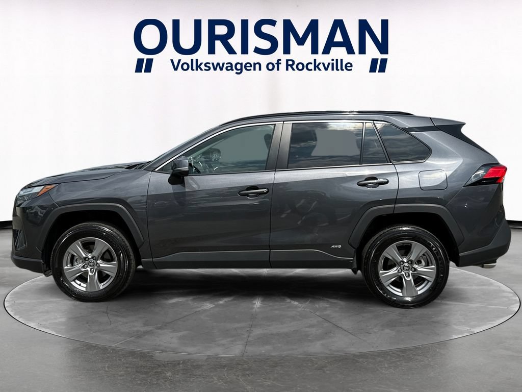 Used 2025 Toyota RAV4 XLE AWD/4WD image 3