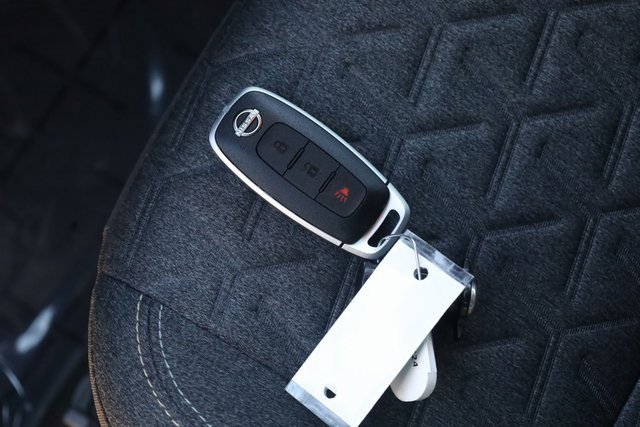 Used 2025 Nissan Kicks SV image 28