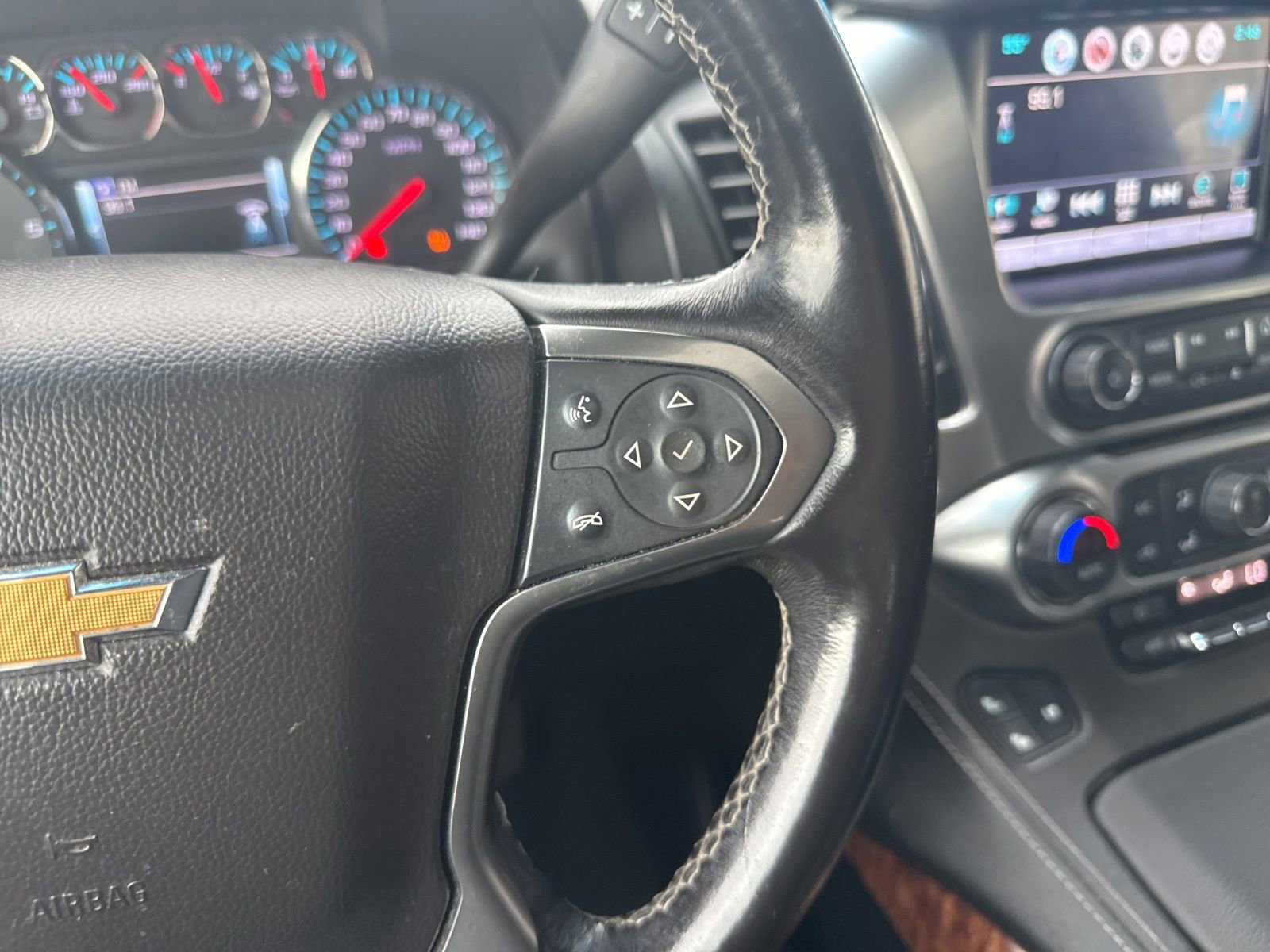 Used 2019 Chevrolet Suburban Premier AWD/4WD image 36
