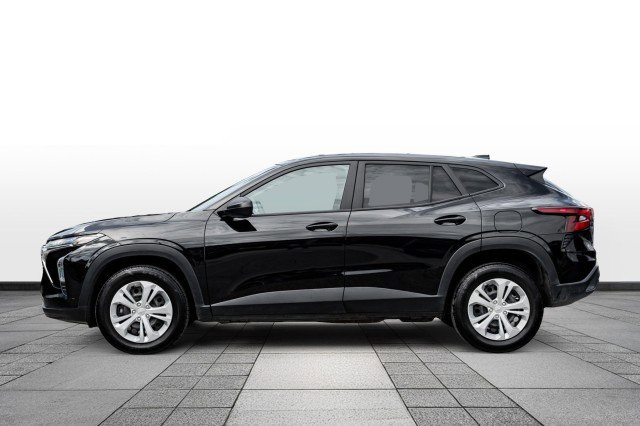 Used 2024 Chevrolet Trax LS image 4