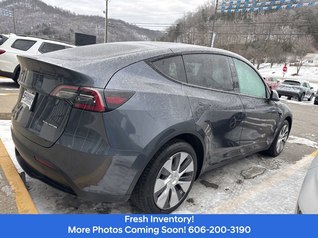 Used 2022 Tesla Model Y Long Range image 6